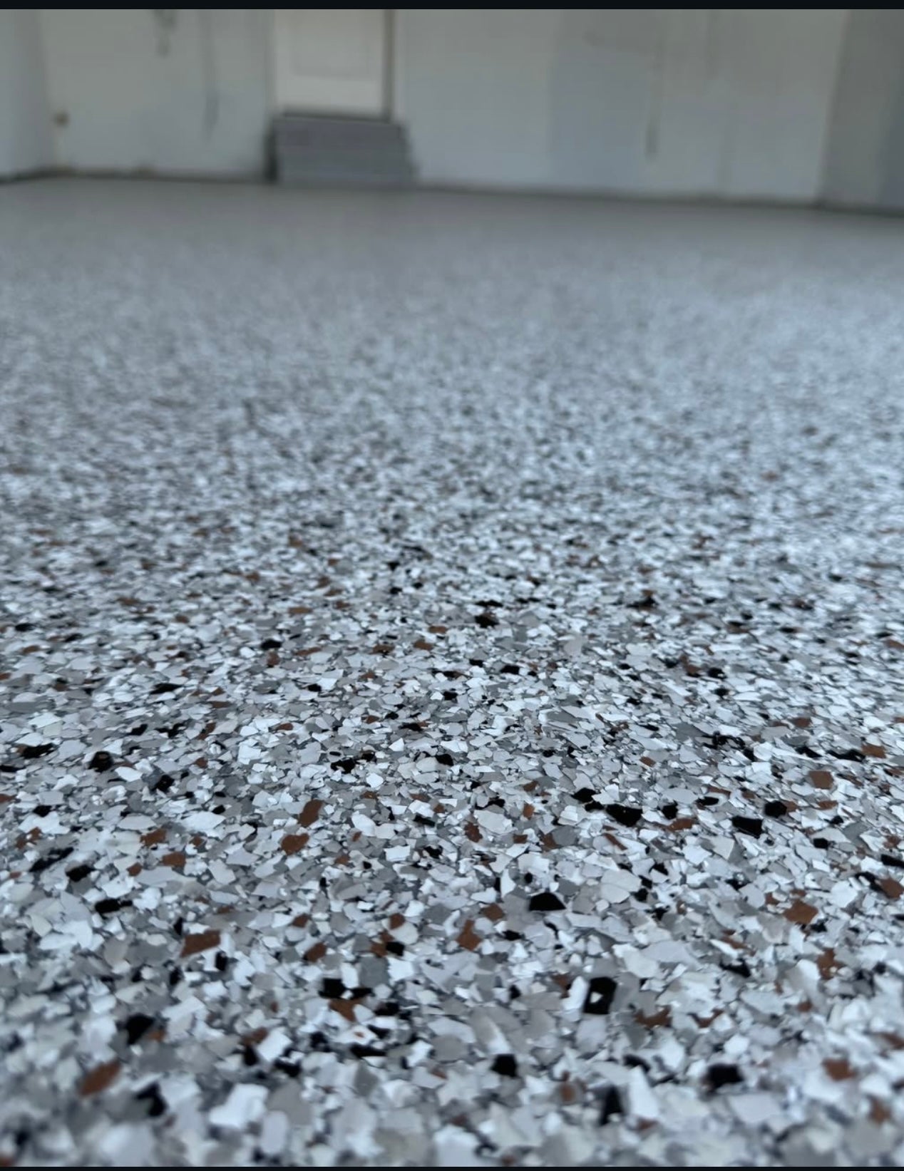 "DECORATIVE FLAKE FLOOR"