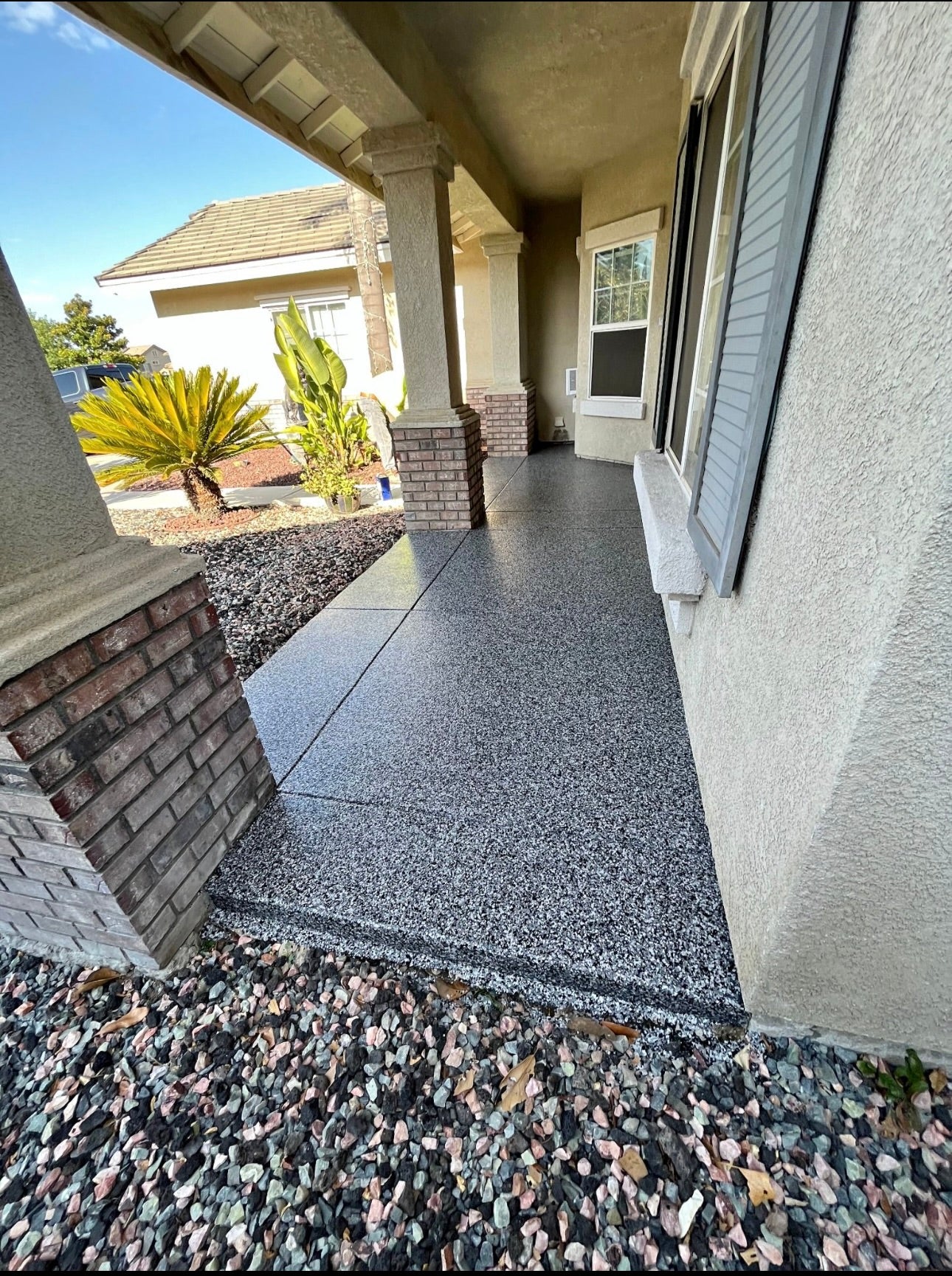 "DECORATIVE FLAKE FLOOR"